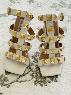 Steve Madden White Strappy Studded Gladiator Sandals size 6